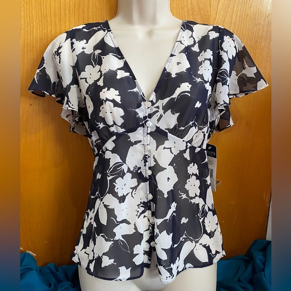 NWT Chaps sheer blouse,black/white,fitted style,flutter sleeves,V neck/buttons - Picture 1 of 10
